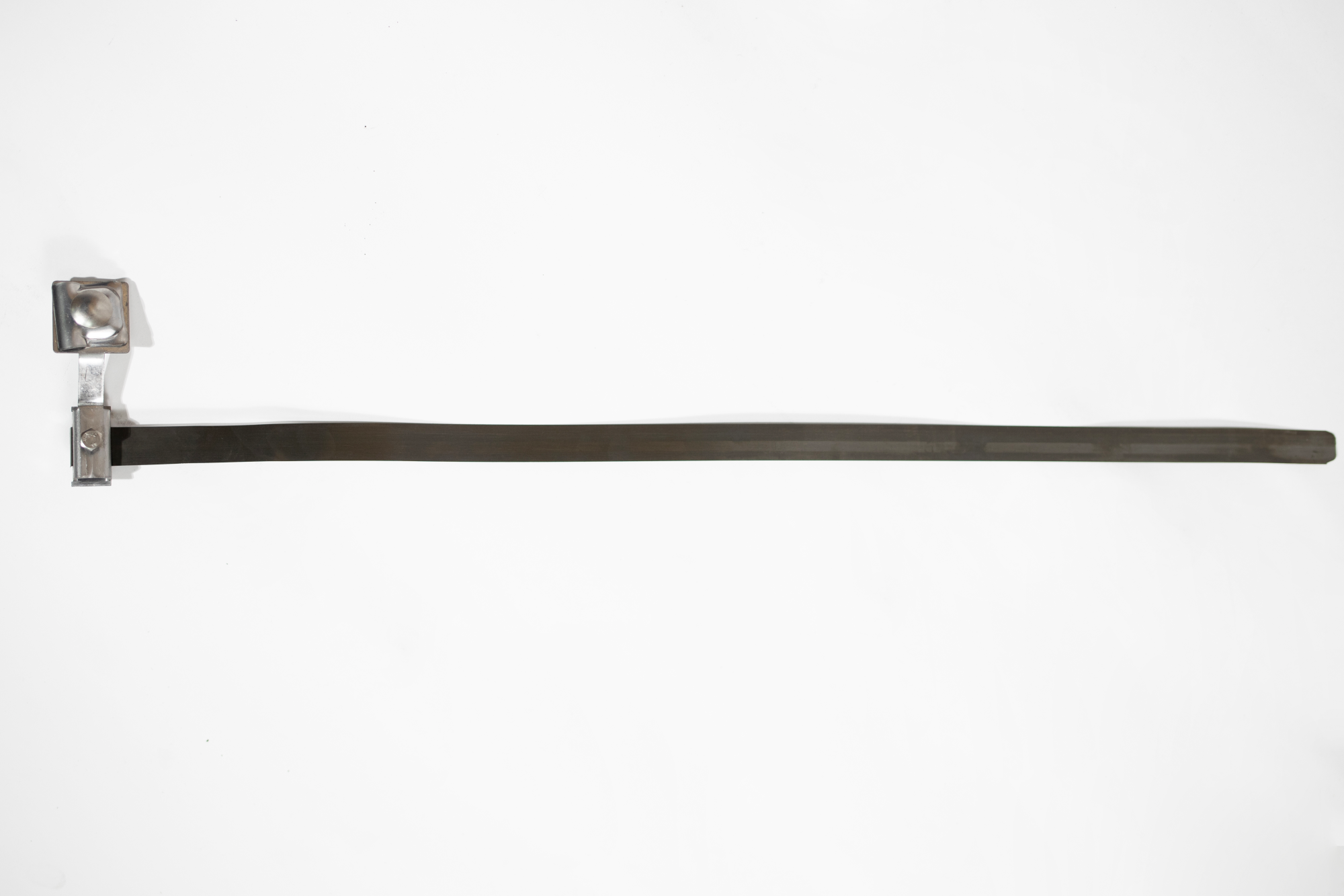 Derzhateldlyatrubuniversalnyyf0100mmNITERRAZN ruterra